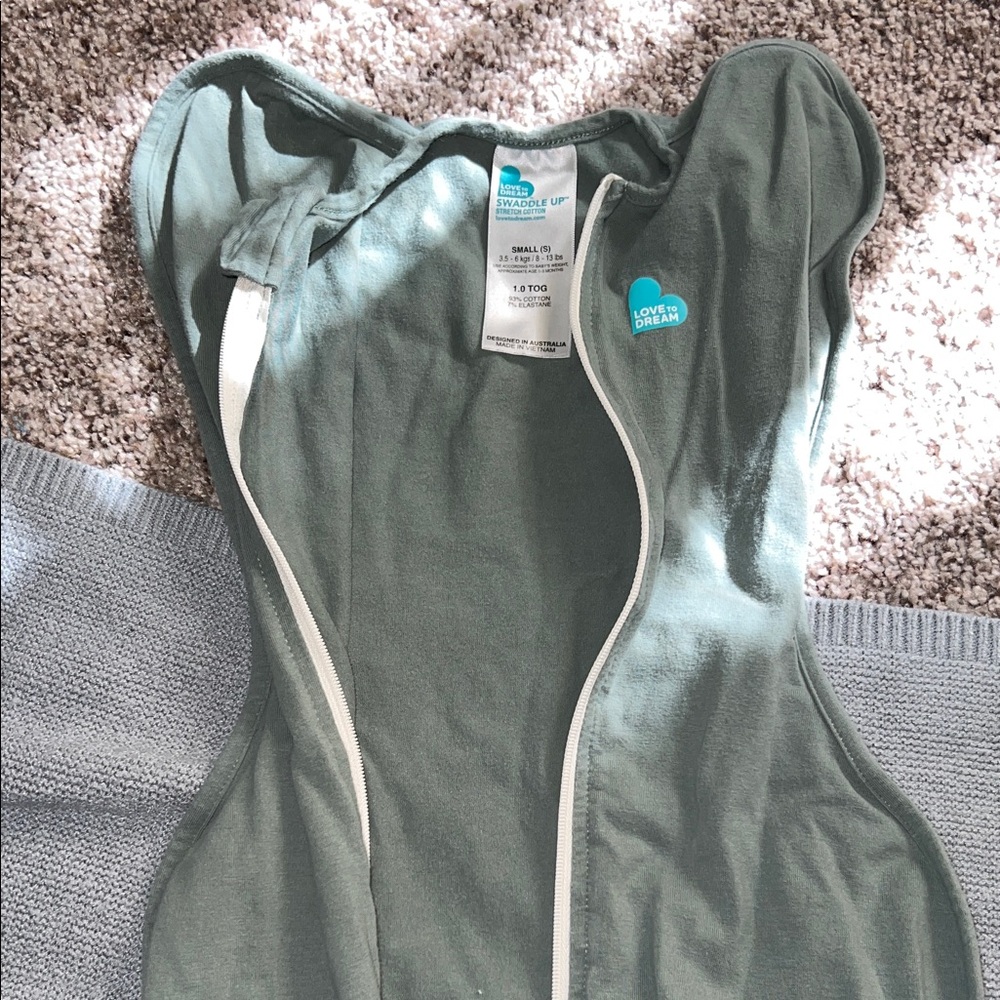 Love to Dream Swaddle in Soft Green